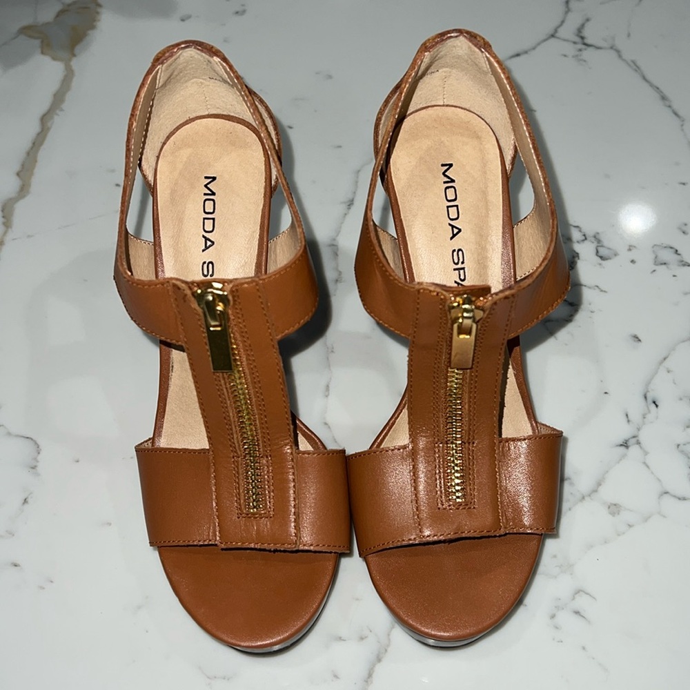 NWOT Moda Spana Brown Heels 🤎